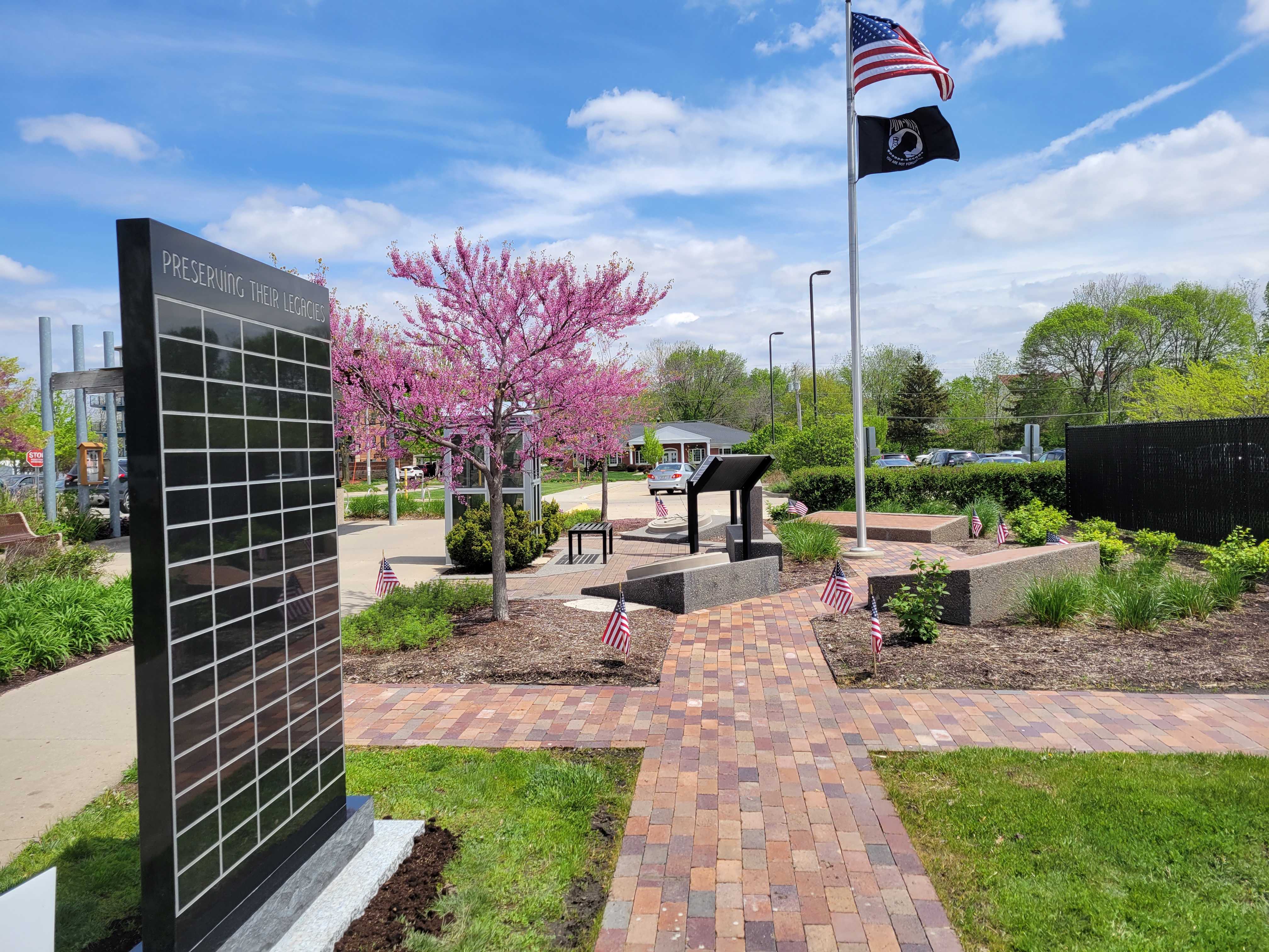 photo Armory and Veterans Memorial on a sunny day