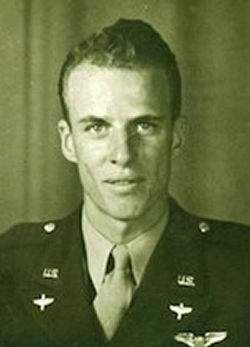 Allan Ewoldt smiling wearing his Army uniform